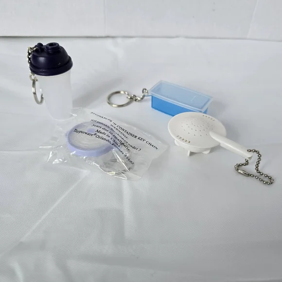 Tupperware Mini Container Keychain Set - Picture 1 of 1